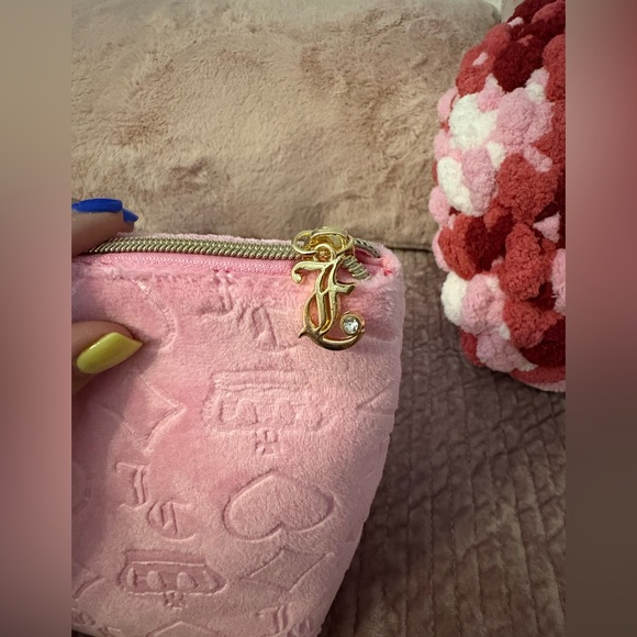 Juicy Couture Velour XL Makeup Bag - Picture 4 of 4